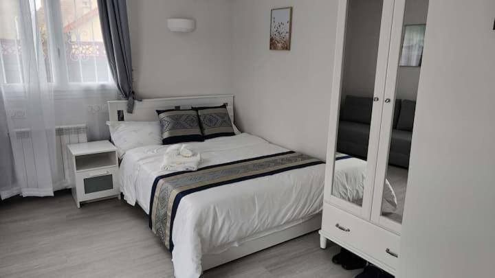 Chambre Privee Pour 4 Personnes En Banlieue Parisienne A Bondy Esterno foto